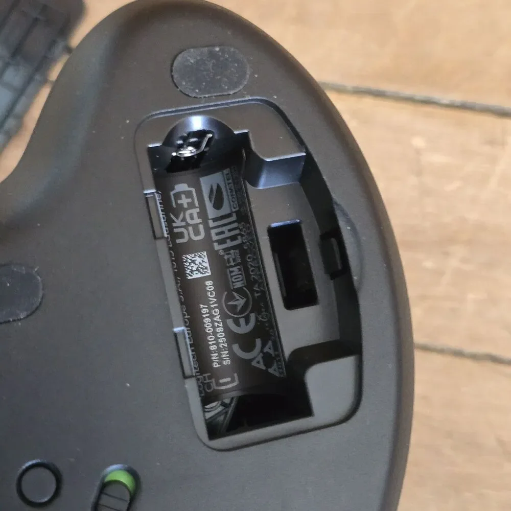 Logitech ERGO M575 Wireless Trackball Mouse Black With Dongle Recevier Tested